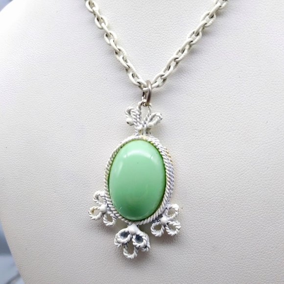 Vintage White Enamel Chain Necklace with Oval Mint Green Cabochon Pendant in Fan - Picture 4 of 6